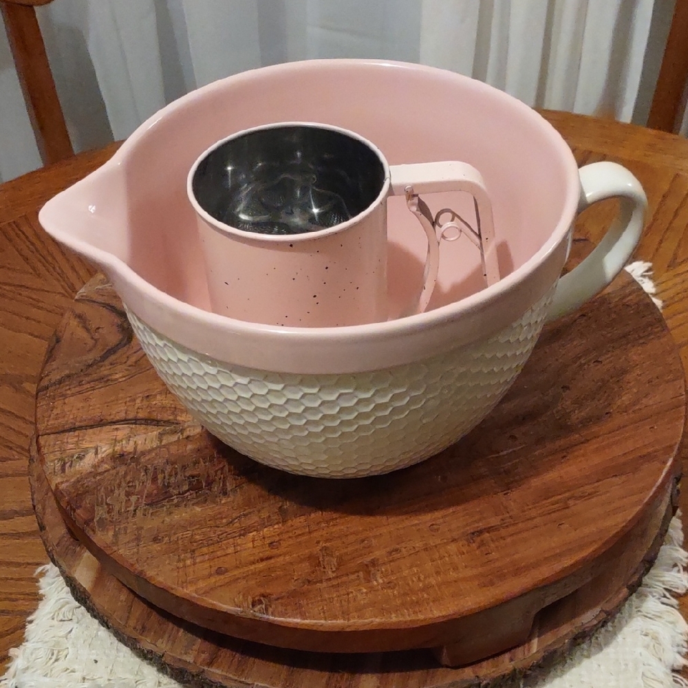 Pink and Cream Mixing Bowl with Sifter